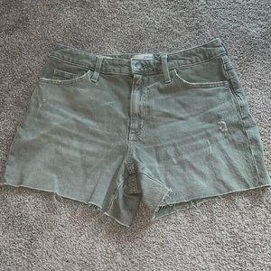 Universal Thread - Women’s High Rise Vintage Jean Short Green — size 6/28